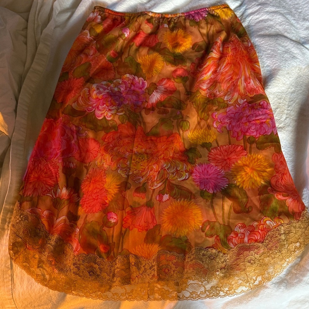 Very cool vintage slip- size small